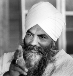 Kundalini yoga, maître Yogi Bhajan